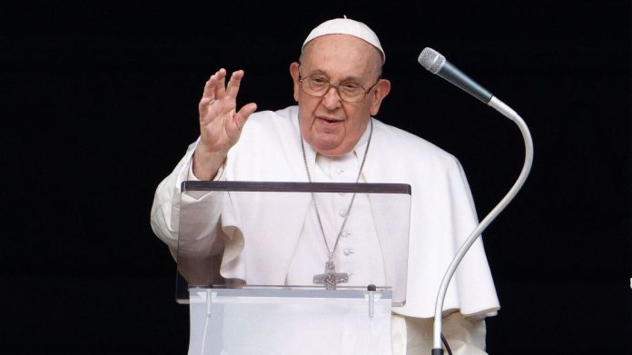 Papa Francisco oferece orações a vítimas do ataque a faca em shopping de Sydney