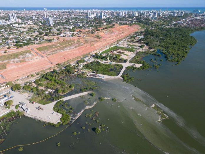 Justiça decide que Braskem deve indenizar família por danos a imóvel próximo de mina em Maceió