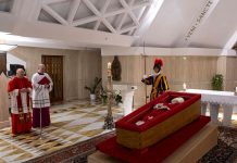 Ministros e parlamentares acompanham Lula na despedida do papa em Roma