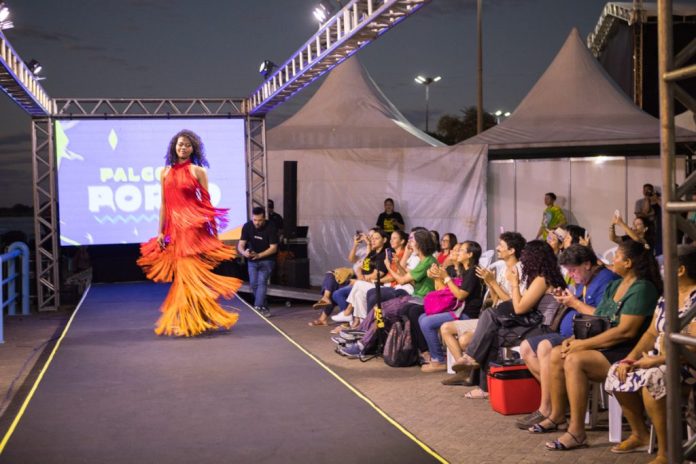 Desfile autoral apresenta moda sustentável, inclusiva e premiada