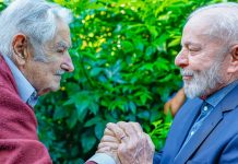 Lula participa de funeral do ex-presidente do Uruguai Pepe Mujica
