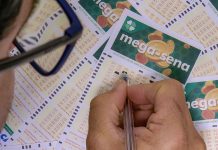 Ninguém acerta os números da Mega-Sena e prêmio vai para R$ 55 milhões